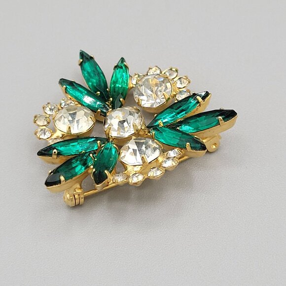Vintage Gold Tone Brooch Pin Green Navettes Clear Rhinestones Prong Set 1950s - Picture 4 of 6